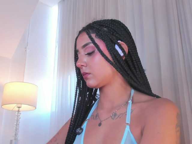 Emma-Torres1's BongaCams show and profile