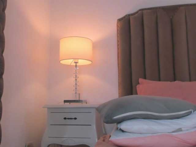 Emma-Torres1's BongaCams show and profile