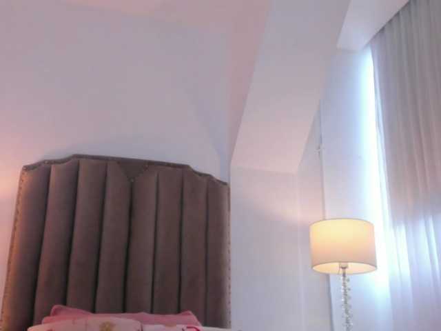 Emma-Torres1's BongaCams show and profile