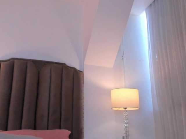 Emma-Torres1's BongaCams show and profile