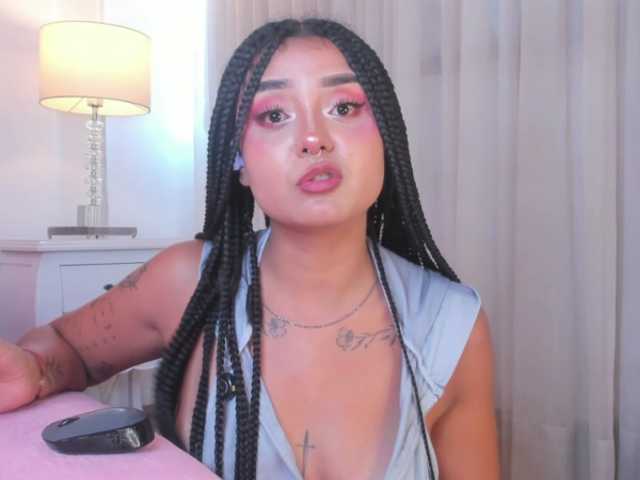 Emma-Torres1's BongaCams show and profile