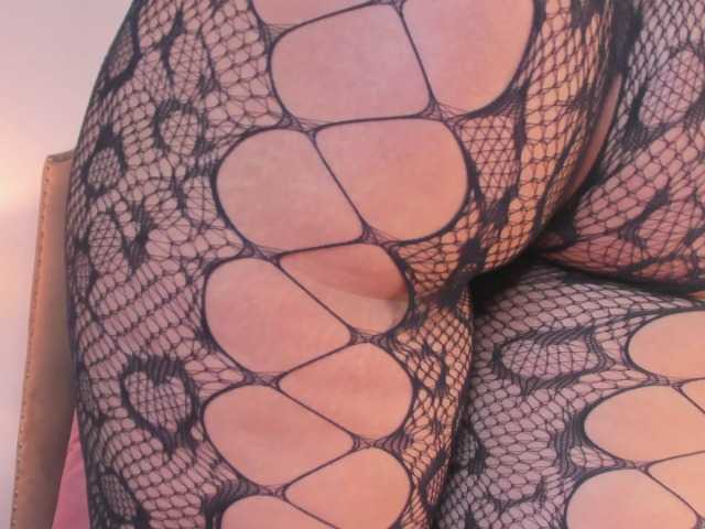 Emma-Torres1's BongaCams show and profile