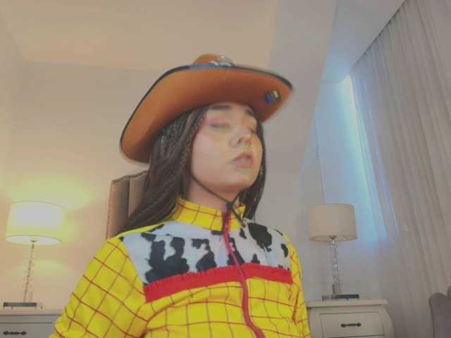 Emma-Torres1's BongaCams show and profile