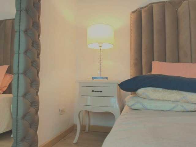 Emma-Torres1's BongaCams show and profile