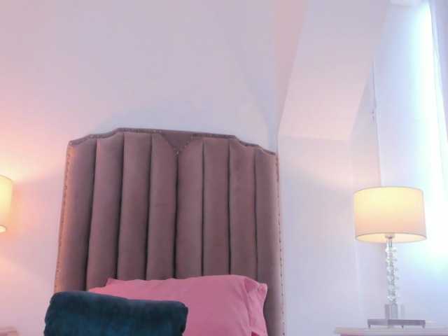 Emma-Torres1's BongaCams show and profile