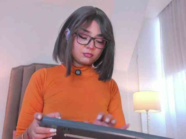 Emma-Torres1 Emma-Torres1