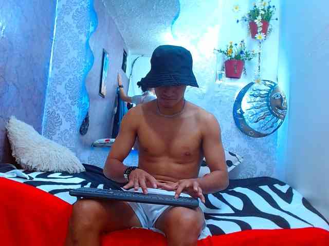 nicoljustin webcam
