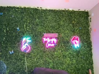 SarenaSoThick Porn Show