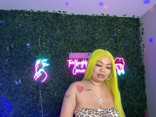 SarenaSoThick Porn Show