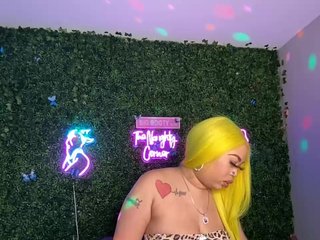 SarenaSoThick Porn Show