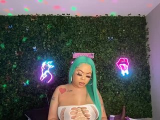 SarenaSoThick Porn Show