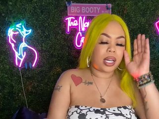 SarenaSoThick Porn Show