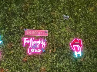 SarenaSoThick Porn Show