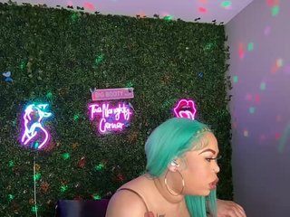 SarenaSoThick Porn Show