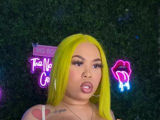 SarenaSoThick Porn Show