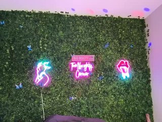 SarenaSoThick Porn Show