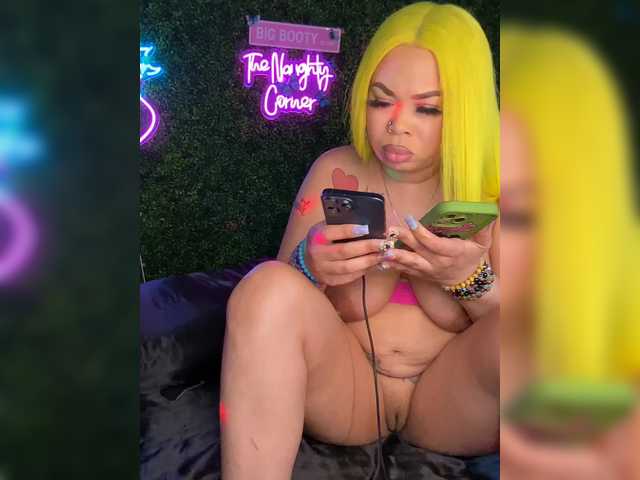 BigButtSarena's BongaCams show and profile