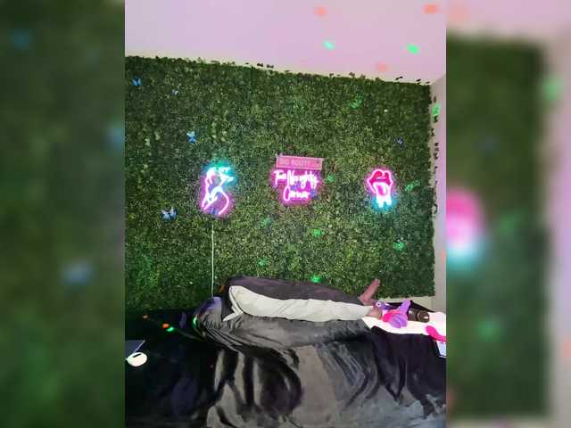 BigButtSarena's BongaCams show and profile