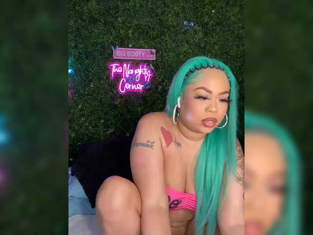 BigButtSarena's BongaCams show and profile