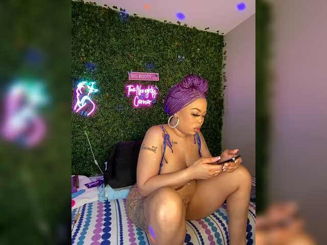 BigButtSarena's BongaCams show and profile