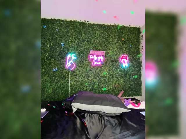 BigButtSarena's BongaCams show and profile