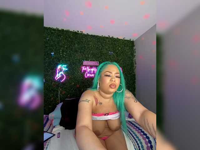 BigButtSarena's BongaCams show and profile