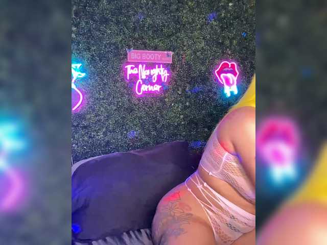 BigButtSarena's BongaCams show and profile