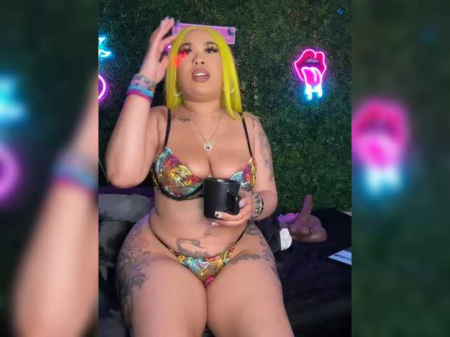 BigButtSarena's BongaCams show and profile