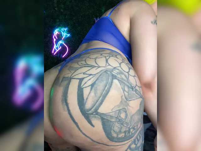 BigButtSarena's BongaCams show and profile