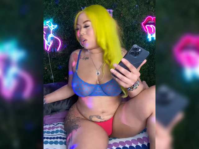 BigButtSarena's BongaCams show and profile