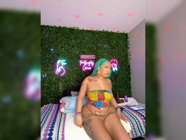 BigButtSarena's BongaCams show and profile