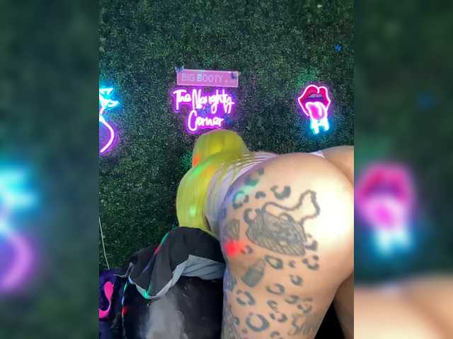 BigButtSarena's BongaCams show and profile