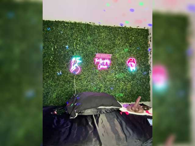 BigButtSarena's BongaCams show and profile