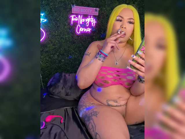 BigButtSarena's BongaCams show and profile