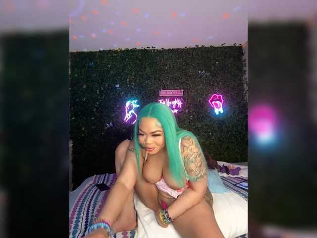 BigButtSarena's BongaCams show and profile