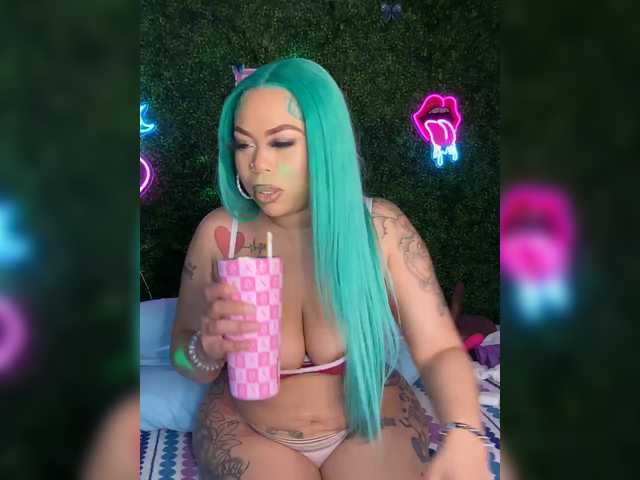 BigButtSarena's BongaCams show and profile