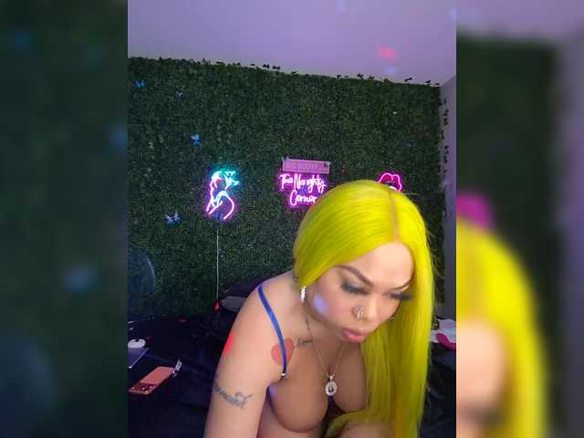 BigButtSarena's BongaCams show and profile