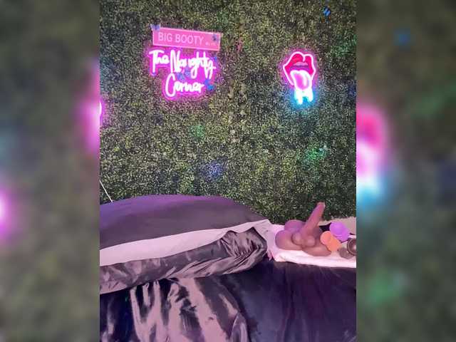 BigButtSarena's BongaCams show and profile