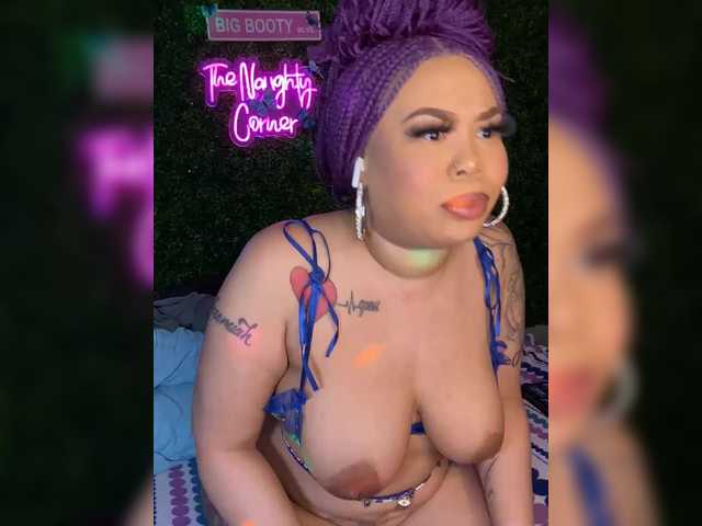 SarenaSoThick webcam