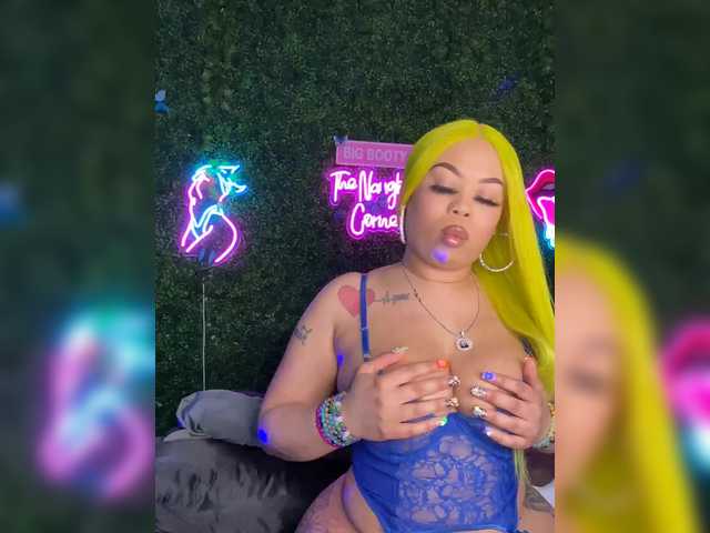 BigButtSarena's BongaCams show and profile