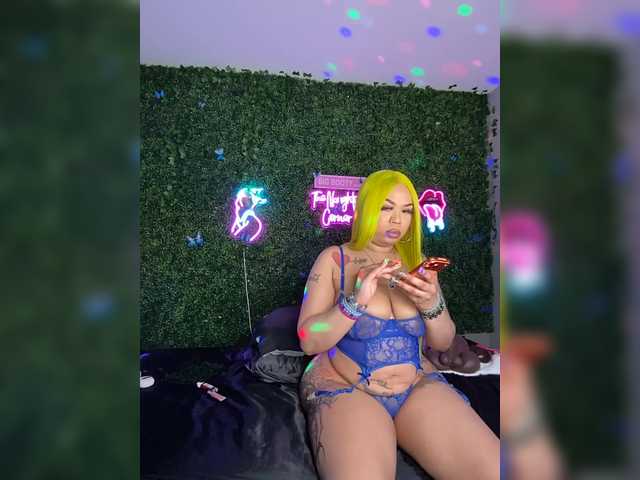 BigButtSarena's BongaCams show and profile