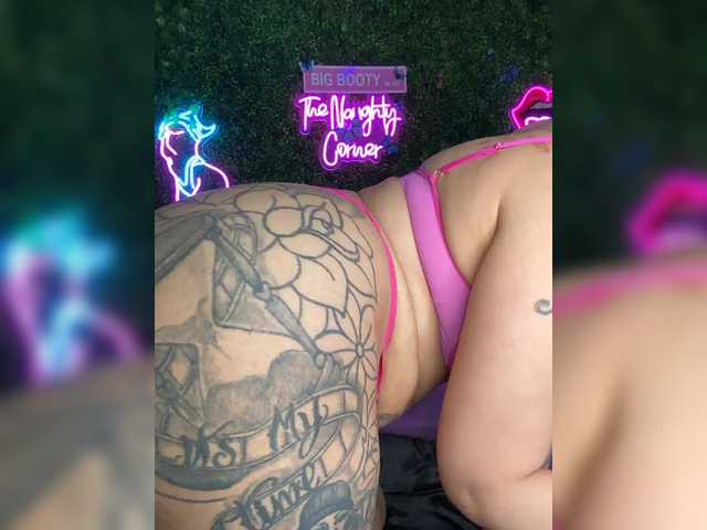 BigButtSarena's BongaCams show and profile