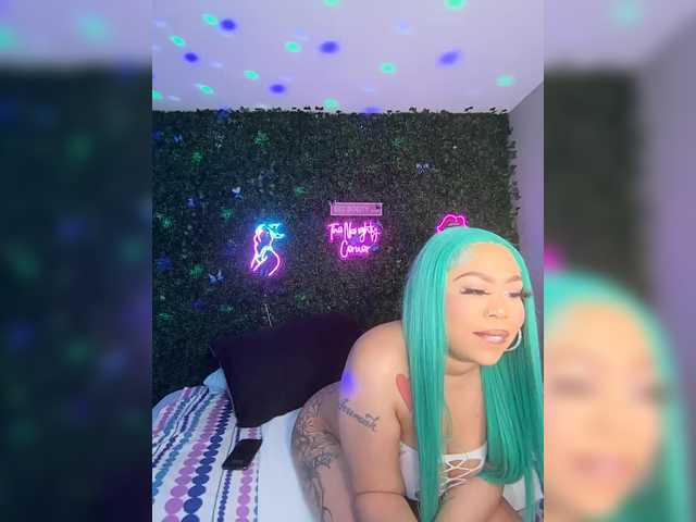 BigButtSarena's BongaCams show and profile