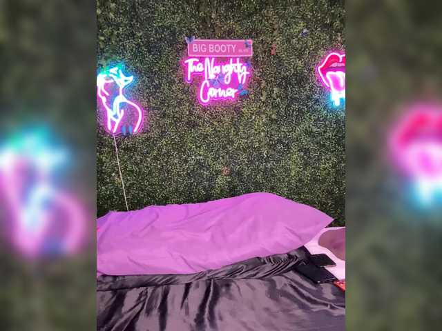 BigButtSarena's BongaCams show and profile