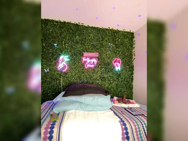 BigButtSarena's BongaCams show and profile