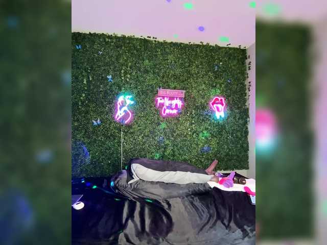 BigButtSarena's BongaCams show and profile