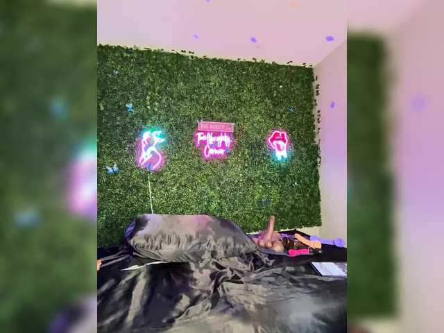 BigButtSarena's BongaCams show and profile