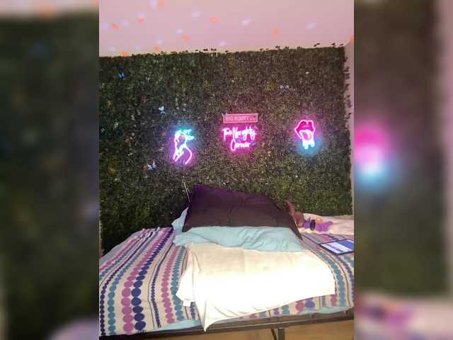 BigButtSarena's BongaCams show and profile