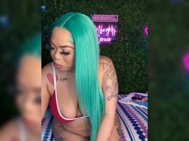 BigButtSarena's BongaCams show and profile