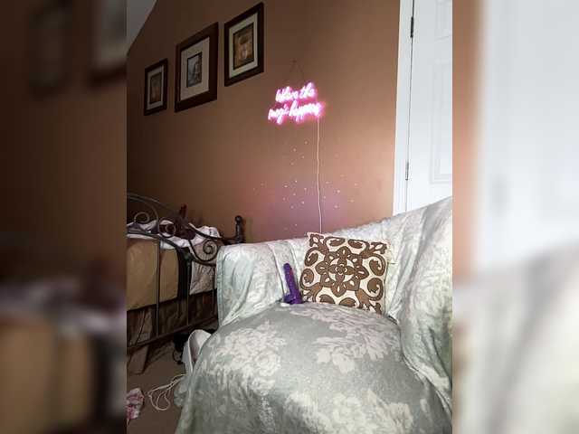 BigButtSarena's BongaCams show and profile